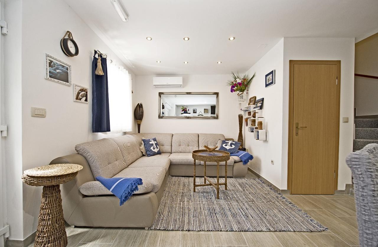 Holiday Home Listesi 1 Trogir Exteriér fotografie